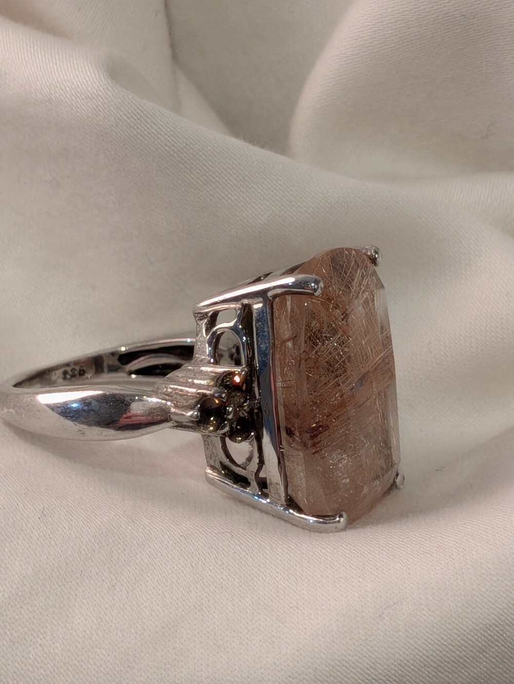 Red Rutilated Quartz & Silver Ring - Picture 3 of 6